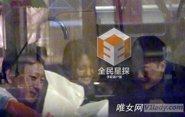 郑爽和胡彦斌恋爱了吗?工作人员:是事实将祝福